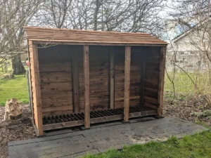 9ft log store front view