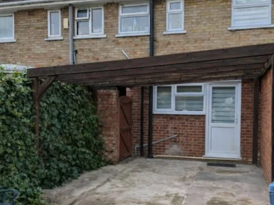 wooden lean to box pergola