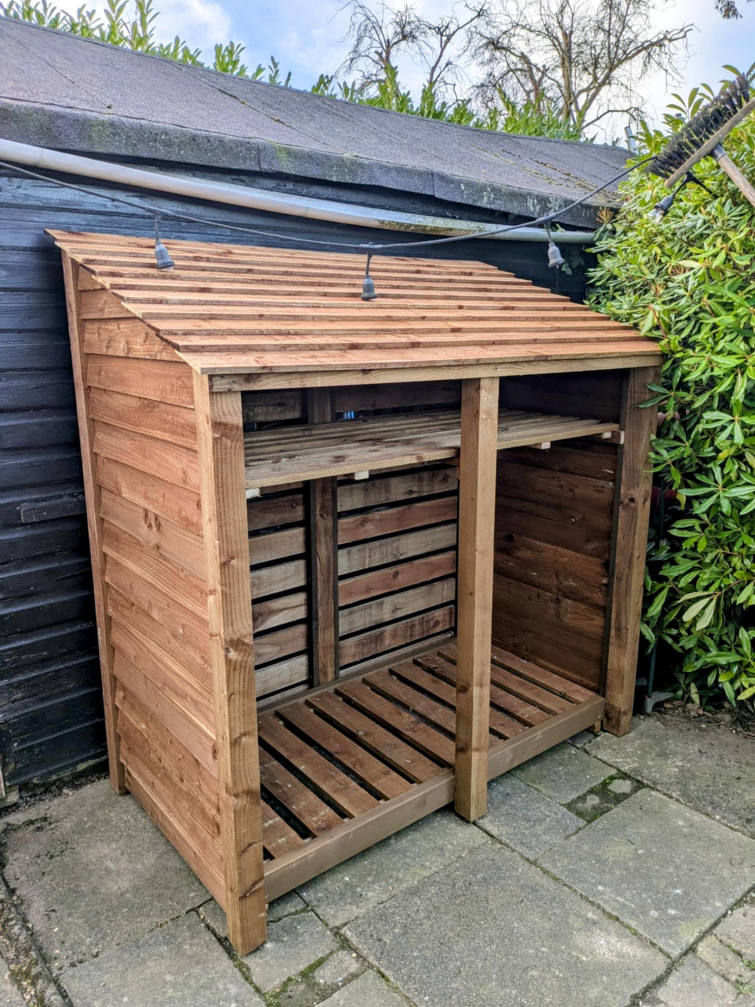 6ft deep log store with shelf