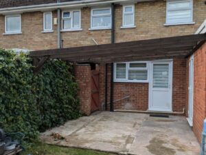 Lean to box pergola in brown