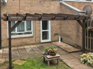 3.0 x 4.8m lean to pergola in brown