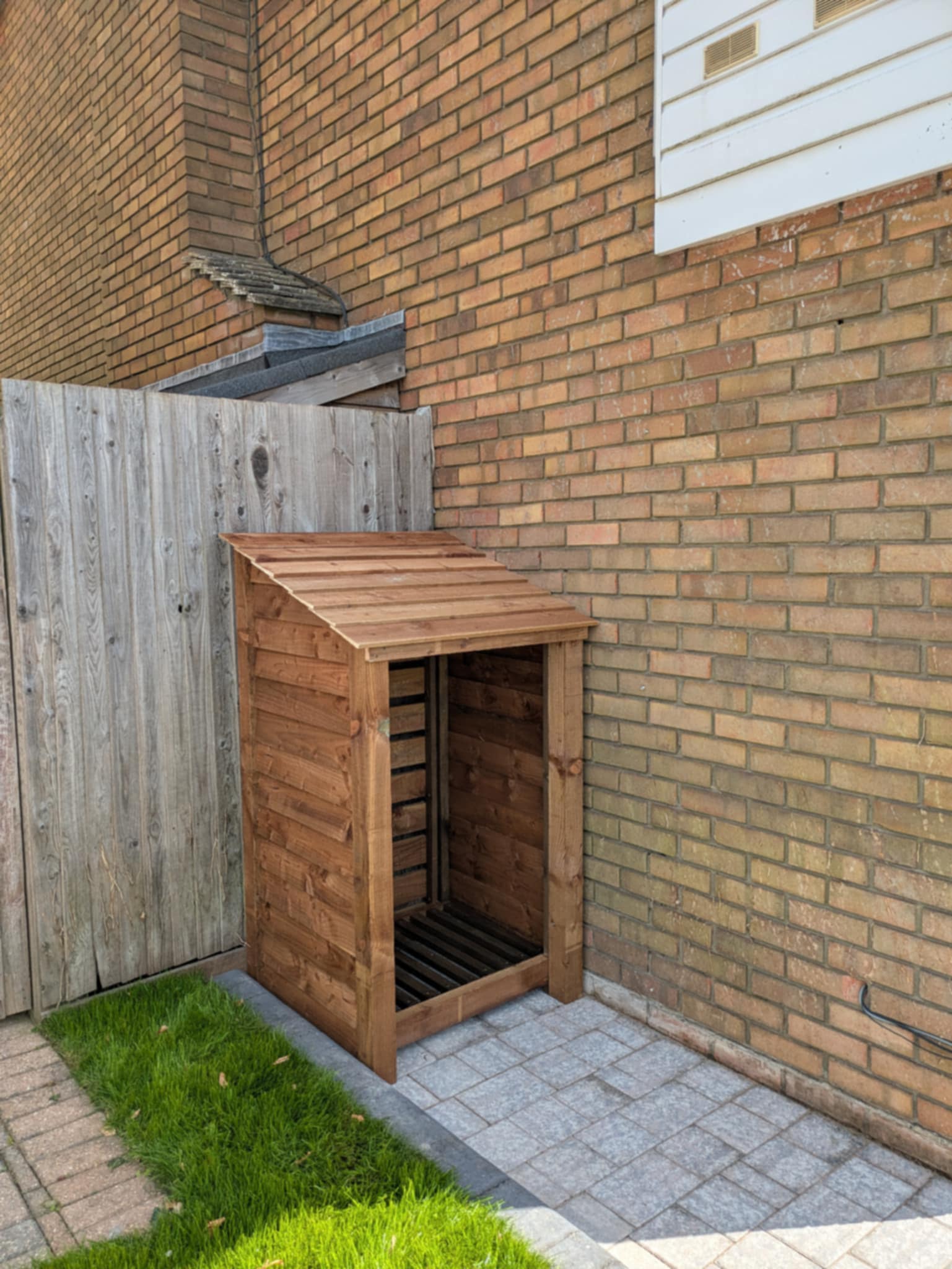 3ft log store Conington