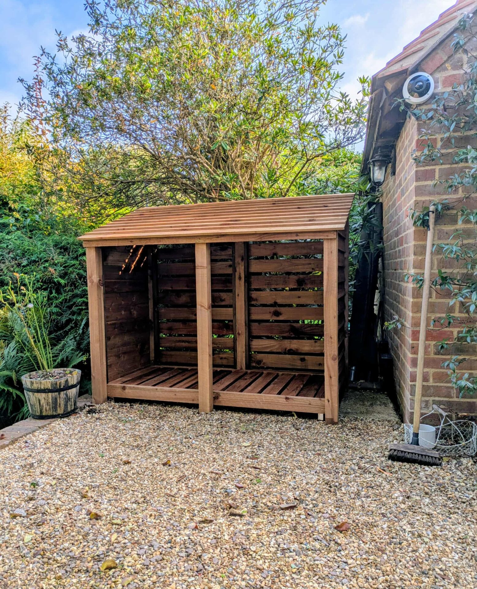 6ft deep log store front view