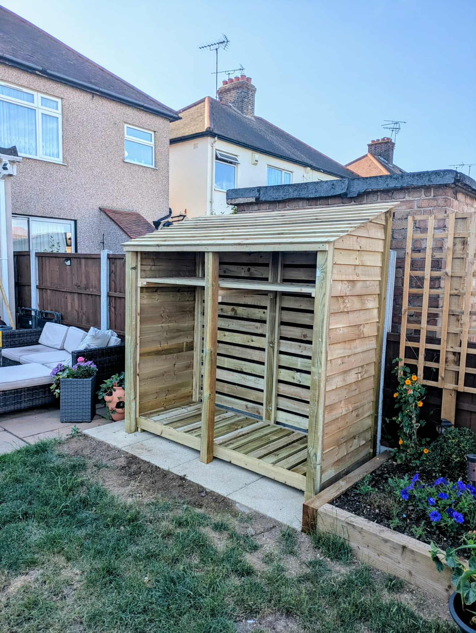 7ft deep log store with shelf